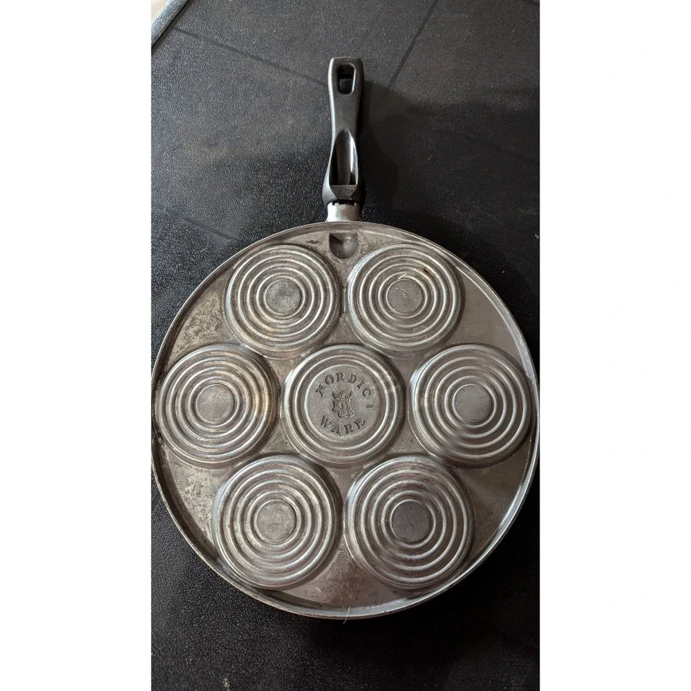Nordic Ware Smiley Face Pancake Pan 7 Cavity Breakfast Fun Food‎ Cookware